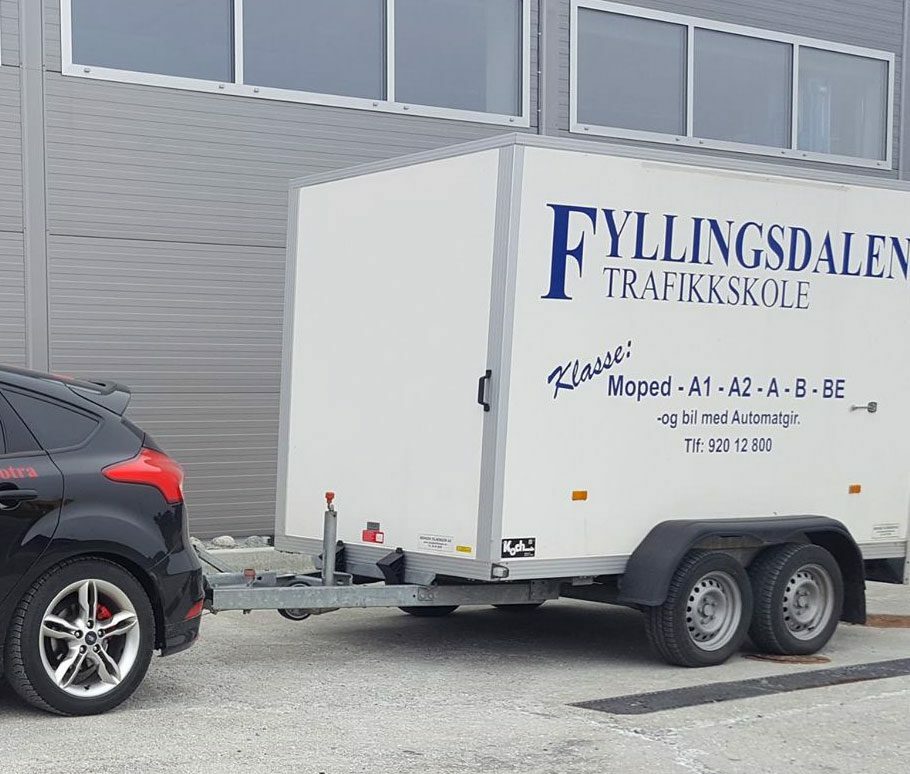 Bilde av tilhenger for kjøreopplæring - Fyllingsdalen Trafikkskole - Kjøreskole i Bergen